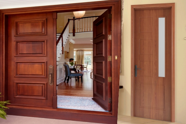 Nên chọn cửa gỗ tự nhiên hay cửa gỗ công nghiệp để làm nhà?